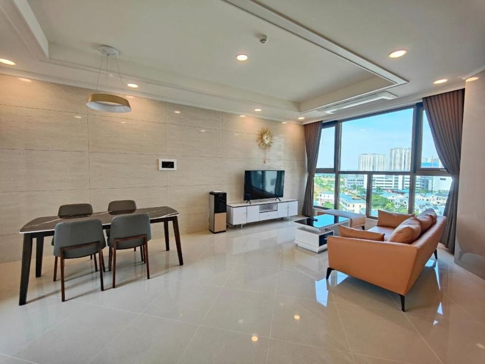 Happy 3 Bedrooms 2 wc Starlake Daewoo Apartment in Laos