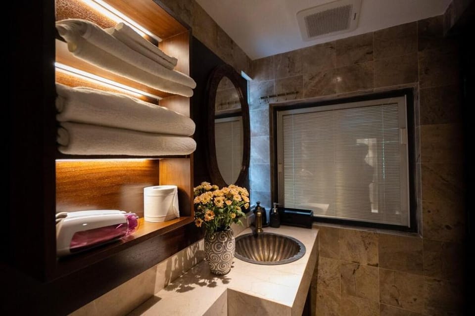 Apartment 5•Quite Street, balcony • Hoan Kiem Lake Vacation rental in Hanoi