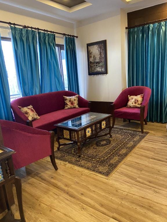 Guesthouse one of the earliest house in town Vacation rental in Uttarakhand