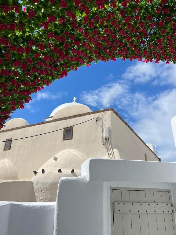 Lamarcave Hous Apartment in Santorini