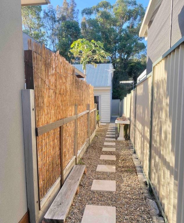 The Lakeside Cubby Vacation rental in Wollongong