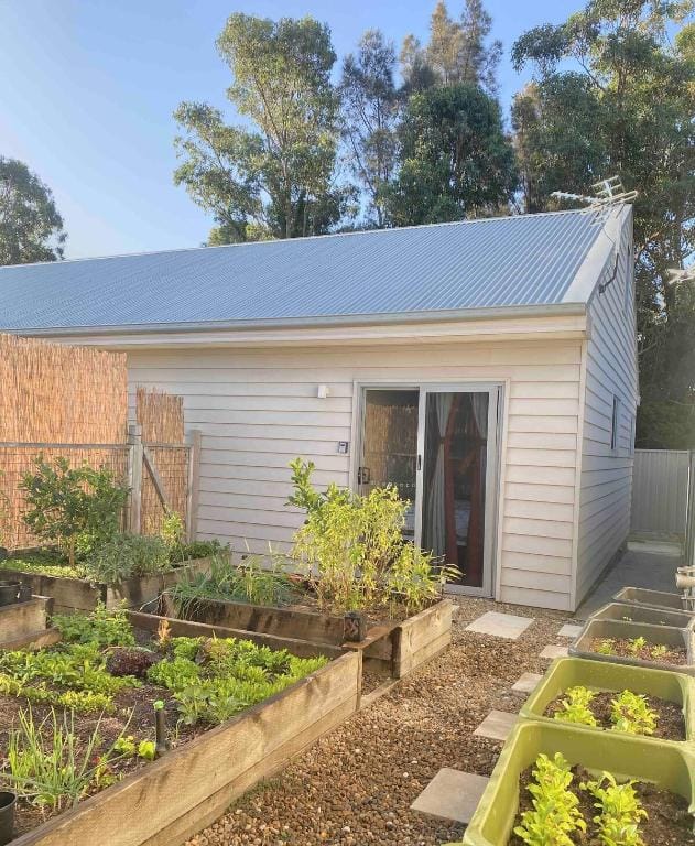 The Lakeside Cubby Vacation rental in Wollongong