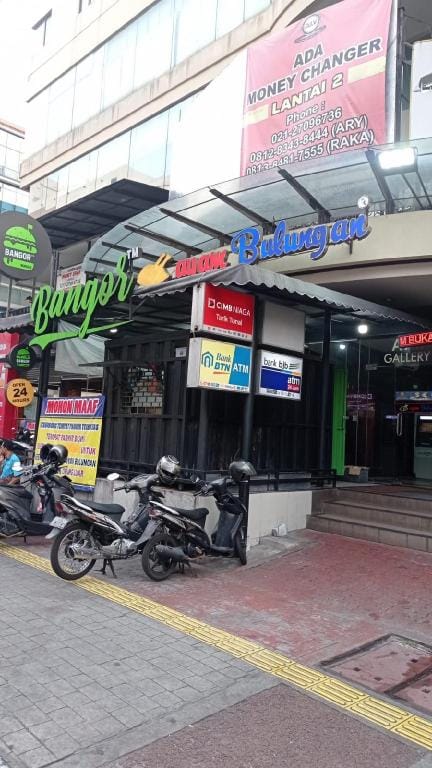 Bulungan Home Hotel in South Jakarta City