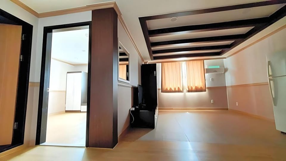 Daecheon Resortel Bed and Breakfast in South Korea