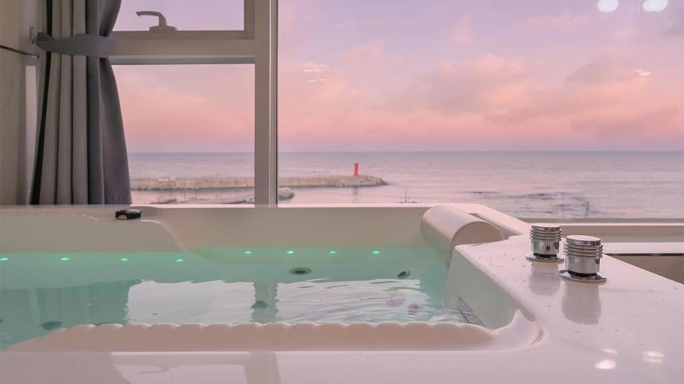 Gangneung Pension G7 Spa Pension Bed and Breakfast in South Korea