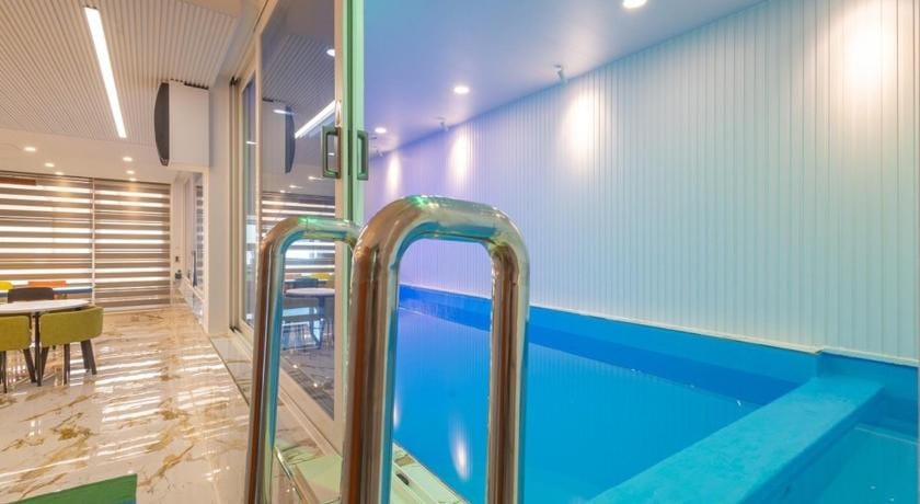 Namhae Boolgeun Noeul Pool Villa Bed and Breakfast in South Korea