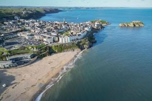 The Cwtch - 2 Bedroom Apartment - Tenby Apartment in Wales