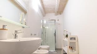 Welcomely - Xenia Boutique Apartment in Oristano