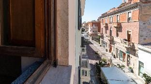 Welcomely - Xenia Boutique Apartment in Oristano