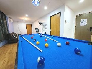 Karaoke & Snooker 3BR 14~18pax 4min WALK to Jonker Vacation rental in Malacca