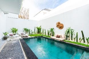 Villa Rindu - A Modern Tropical Holiday House Villa in North Kuta