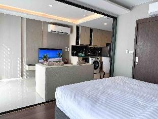 Apartment with infinity pools/ Surin beach B102  Vacation rental in Choeng Thale