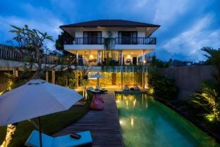 Entire Junior Suite  with Share Pool  #P4 Apartment in Ubud