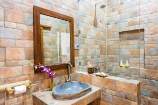 Entire Junior Suite  with Share Pool  #P4 Apartment in Ubud
