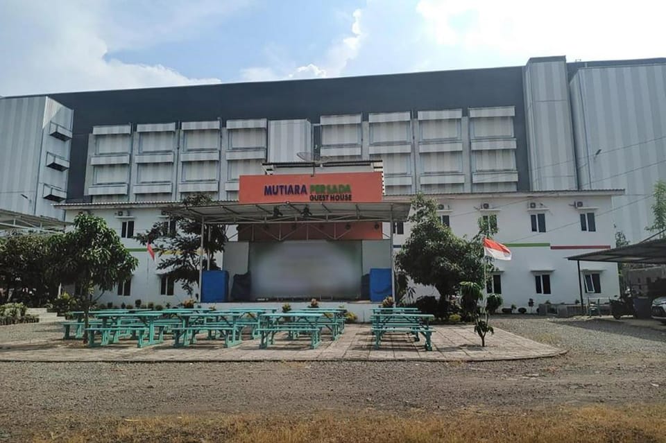 Urbanview Hotel Mutiara Persada Syariah Majalengka by RedDoorz Hotel in West Java