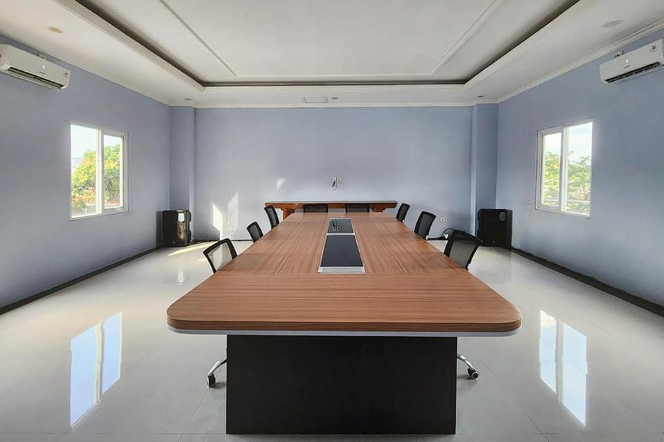 Urbanview Hotel Mutiara Persada Syariah Majalengka by RedDoorz Hotel in West Java
