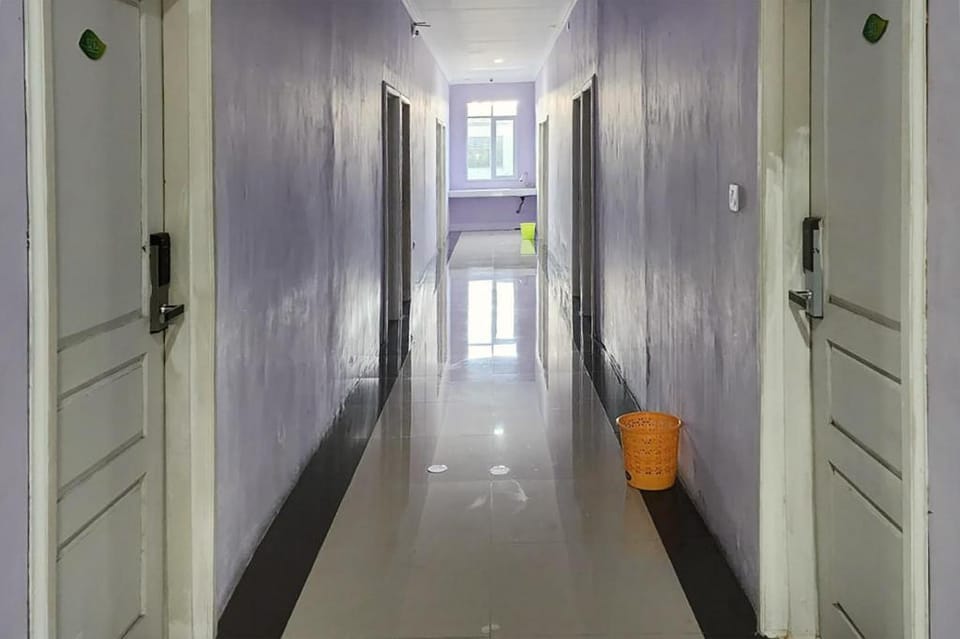 Urbanview Hotel Mutiara Persada Syariah Majalengka by RedDoorz Hotel in West Java