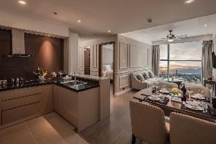 Beachfront Modern Condo in Sheraton | Rooftop Pool Vacation rental in Da Nang