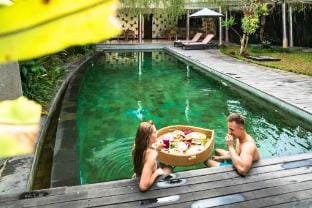 Luxury Room with Private Pool #P7 Apartment in Sukawati