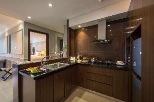 Beachfront 2BDR Condo Unit| Rooftop Pool Apartment in Da Nang