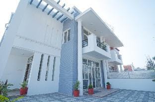Narayan Kunj Villa in Lucknow