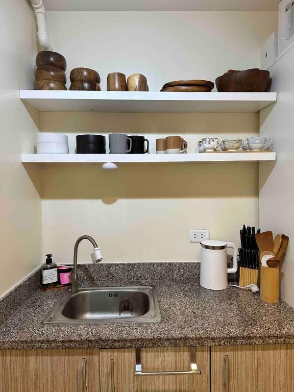 ArTropic Condo Apartment in Pasig