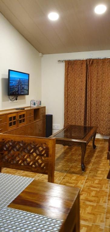 Stylish Two Bed Room Suite, Shimla High End Homes Apartment in Shimla
