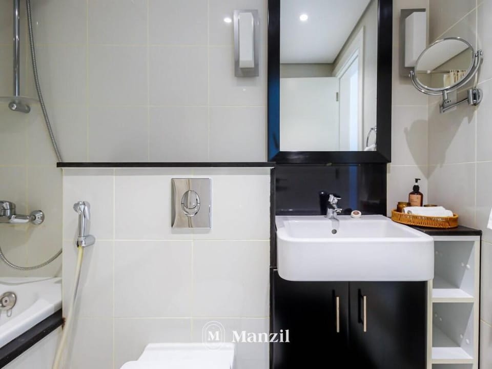 Bed Luxury Apt near Dubai Canal, Downtown Apartment in Dubai