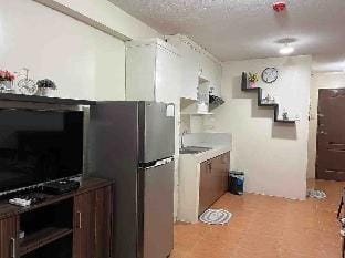 Spacious Unit One Oasis Condo CdeO w/ cable Apartment in Cagayan de Oro