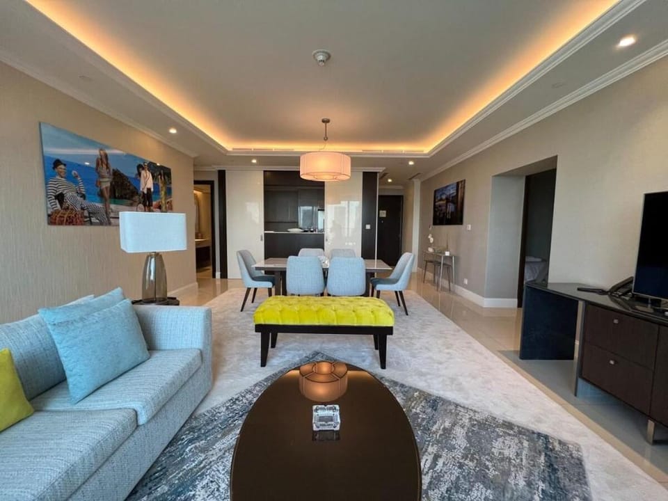 Ultra modern 3 BR w/ burj and fountain view Vacation rental in Dubai