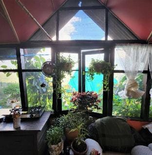 The Waltonia - A 150-Year-Old Colonial Homestay with Fireplace Vacation rental in Himachal Pradesh