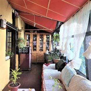 The Waltonia - A 150-Year-Old Colonial Homestay with Fireplace Vacation rental in Himachal Pradesh