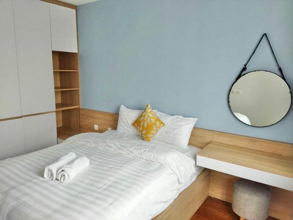Two BRs Private Corner Vinhomes D'capital  Apartment in Laos