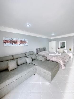 Sea Sand Sun Condominiums Apartment in Chon Buri Changwat