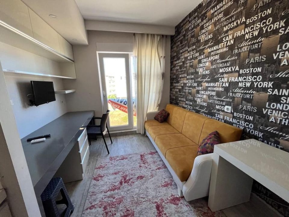 Konyaaltı beach close to 1+1 Apartment in Antalya