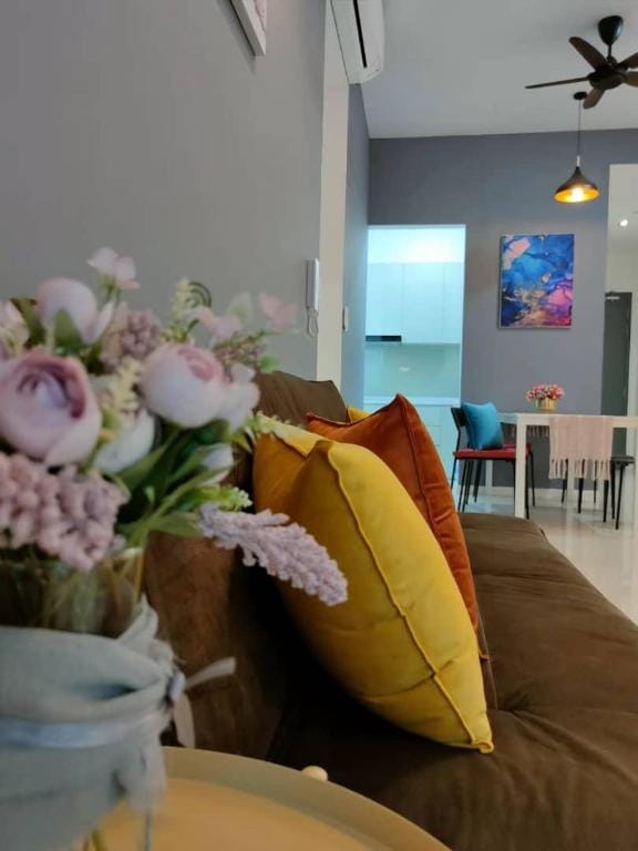 On top Paradigm Mall@ endless eating & shopping Apartment in Johor Bahru