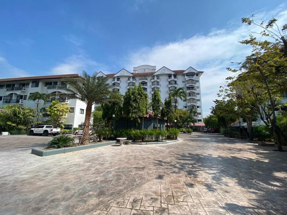 Pattaya Beach Road Apartments Apartment in Pattaya City