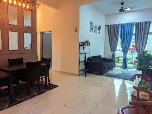 IZZ Meru Homestay Ipoh (Groundfloor/Pool View) Apartment in Ipoh