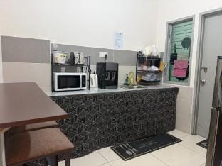 IZZ Meru Homestay Ipoh (Groundfloor/Pool View) Apartment in Ipoh