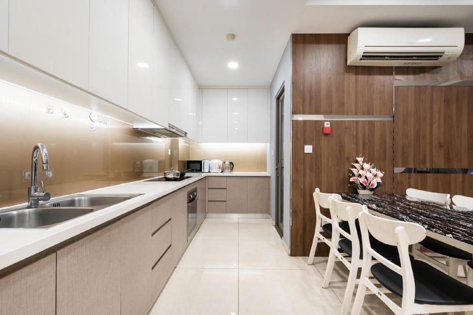 MILLENNIUM 3Bedrooms - Free pool  Vacation rental in Ho Chi Minh City