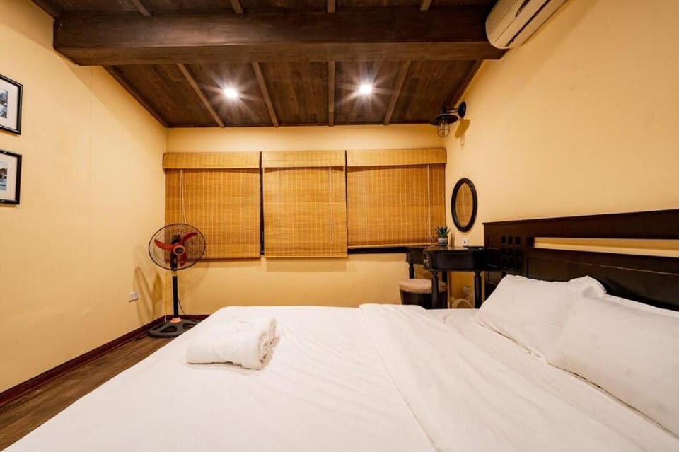 Indochine/4BRs/Penthouse/Ctr Of HoanKiem Apartment in Hanoi