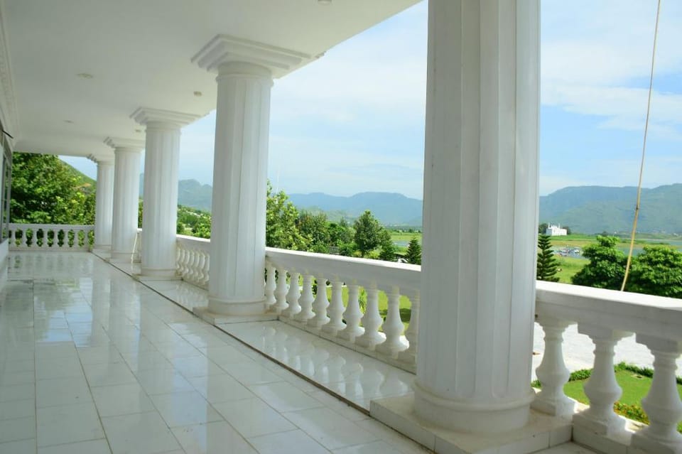 Orange Lake Resort Hotel in Punjab
