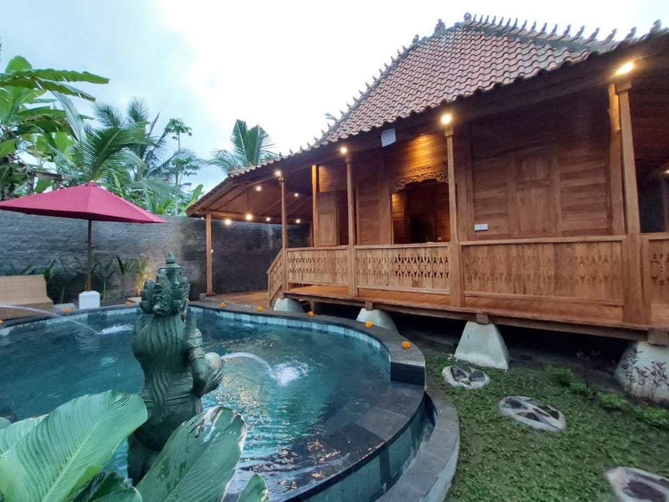 D'Ethnic Ubud Joglo View Villas by EPS Villa in Ubud