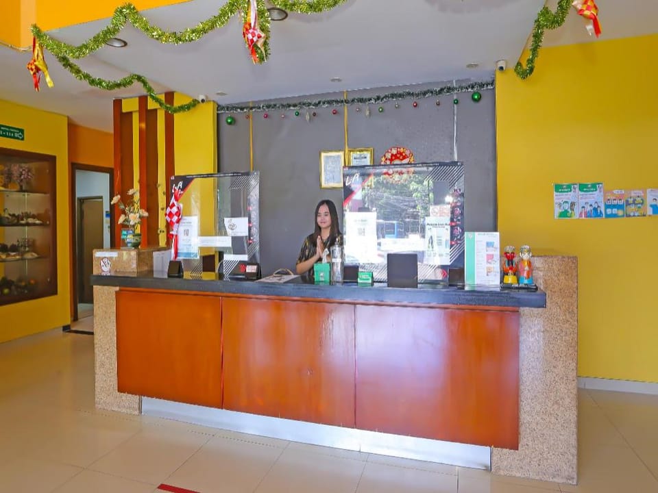 Townhouse OAK Hotel Fiducia Pasar Minggu Hotel in South Jakarta City