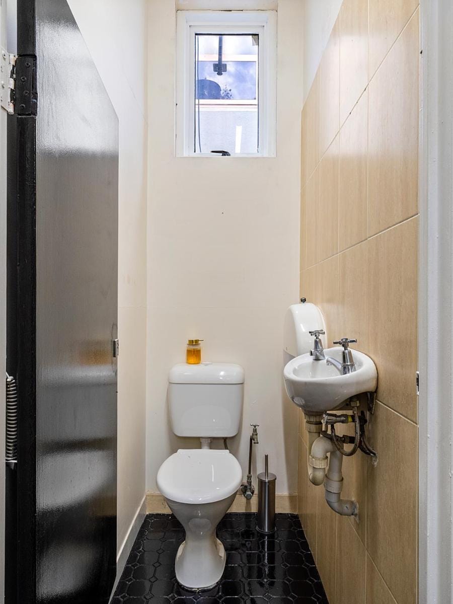 AZZURRO POD HOTEL - Central Sydney Hostel in Surry Hills