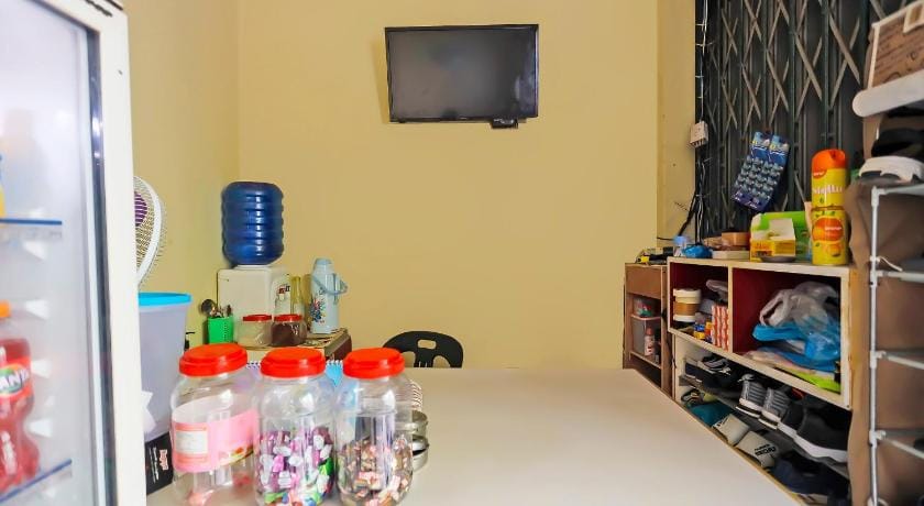 SPOT ON 92569 Anto Homestay SyariahNearPelabuhan Feri Harbor Bay Hotel in Riau Islands, Indonesia