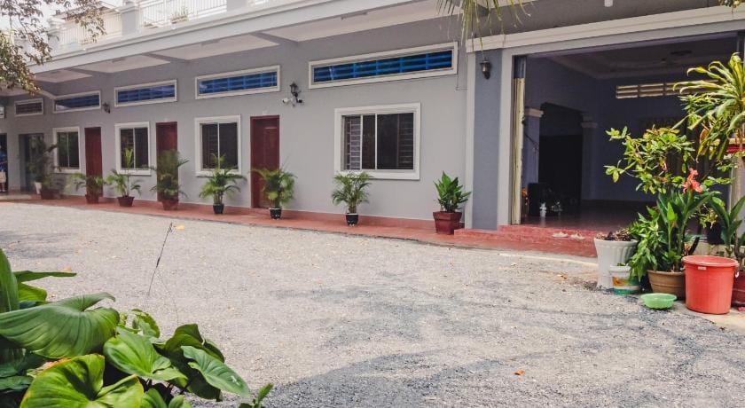 Lea's Guesthouse and Restaurant Bed and Breakfast in Cambodia