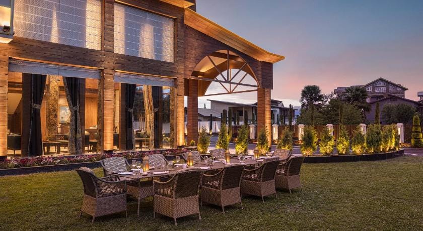WelcomHeritage Grand Srinagar Hotel in Punjab