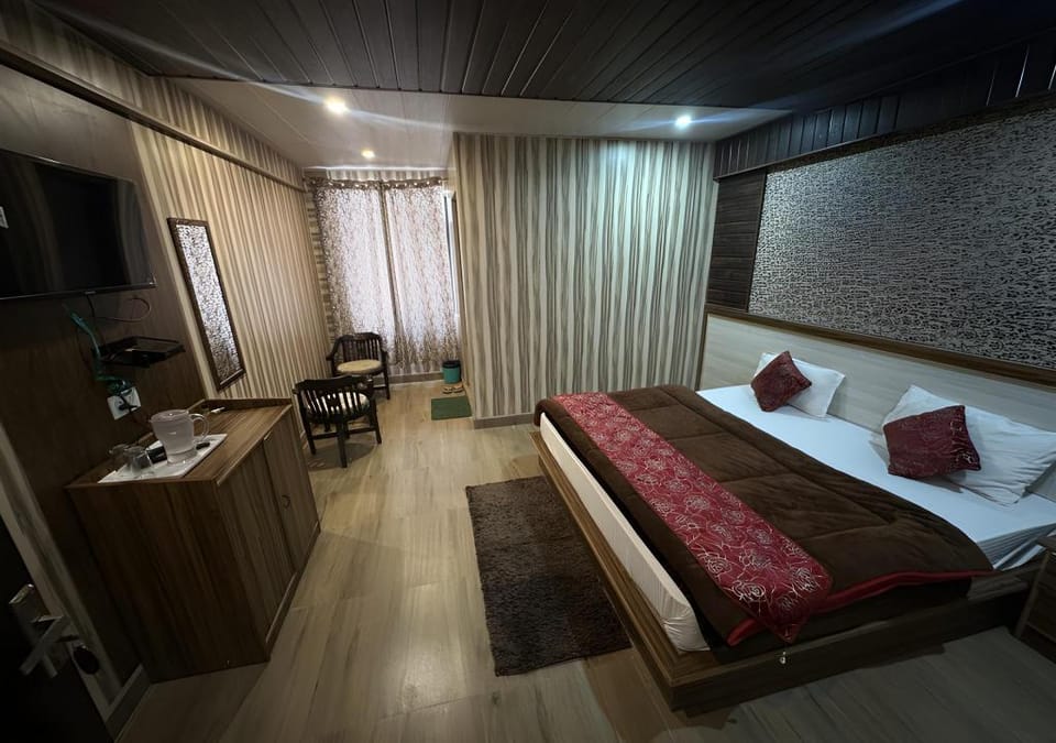 Laxmi Divine Badrinath Hotel in Uttarakhand