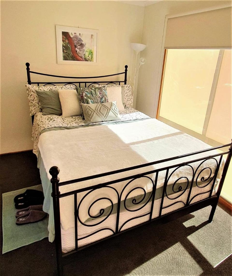 Beach Garden Getaway Villa in Cheltenham